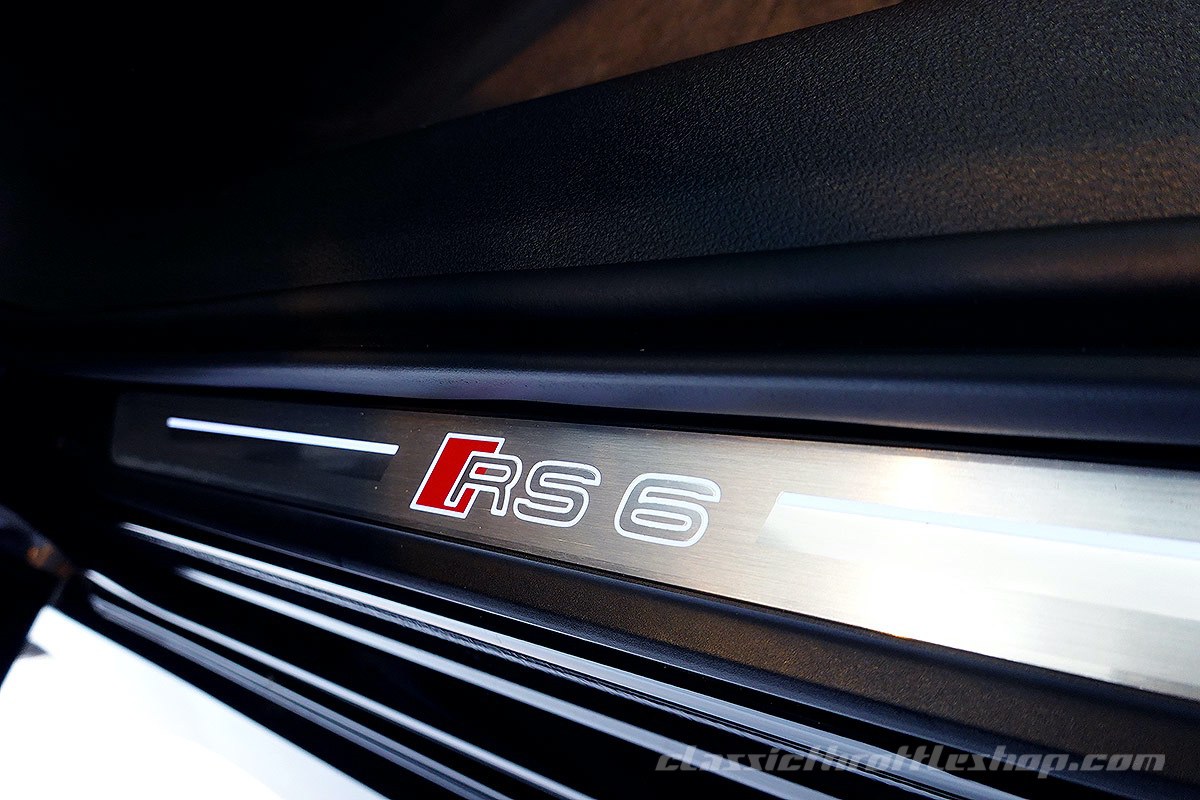 2020-Audi-RS6-Avant-MY-21-Mythos-Back-56
