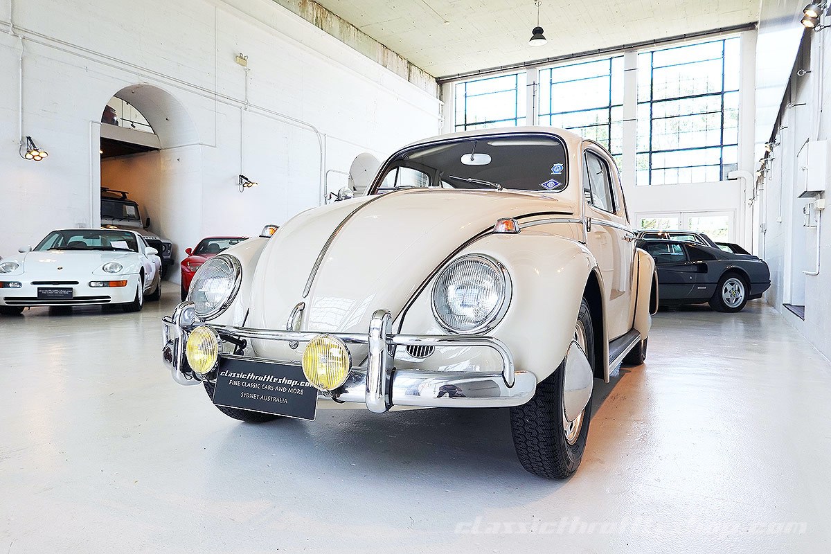 1967-Volkswagen-Beetle-1300-Deluxe-Savannah-Beige-3