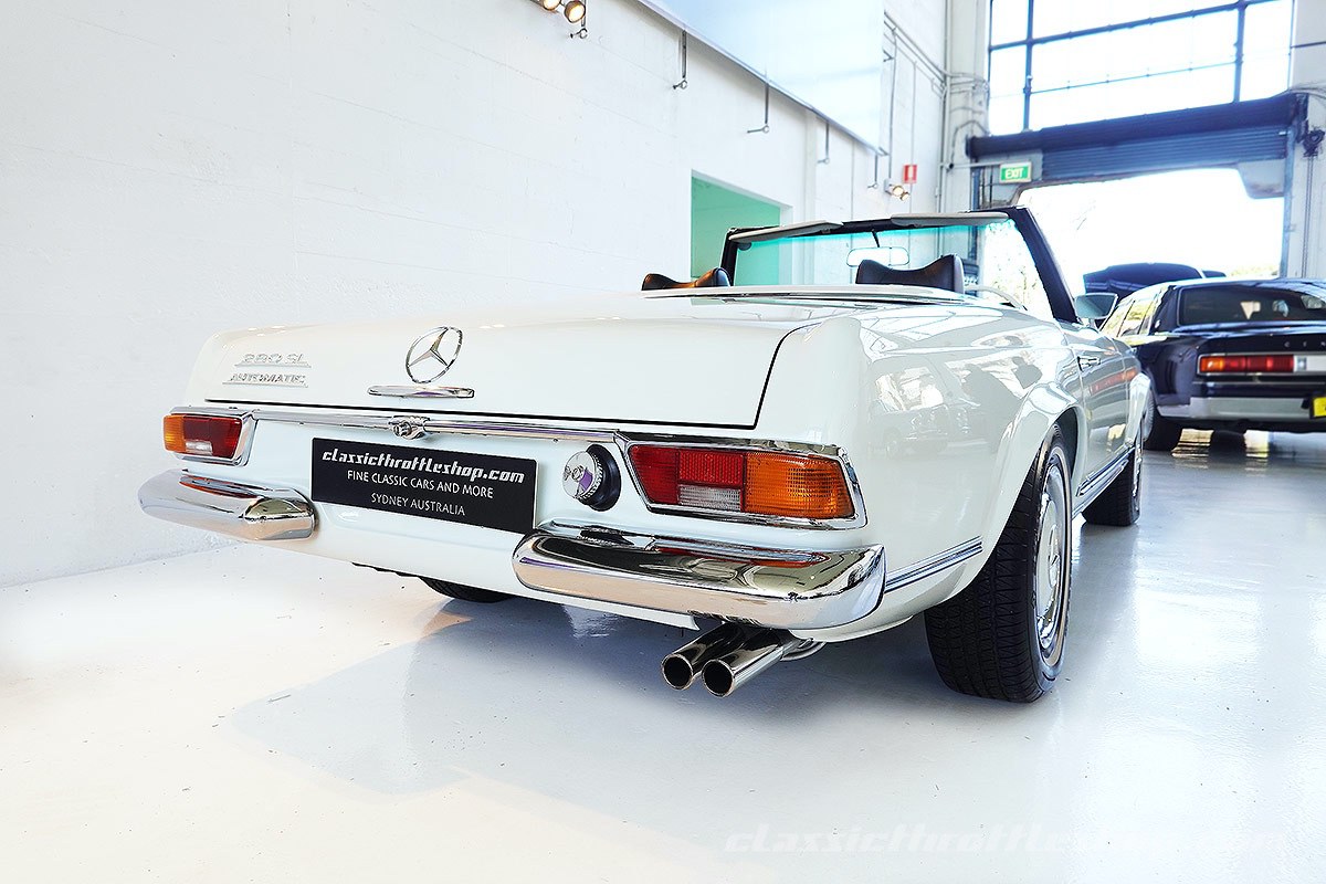 1968-Mercedes-Benz-280-SL-Papyrus-White-6