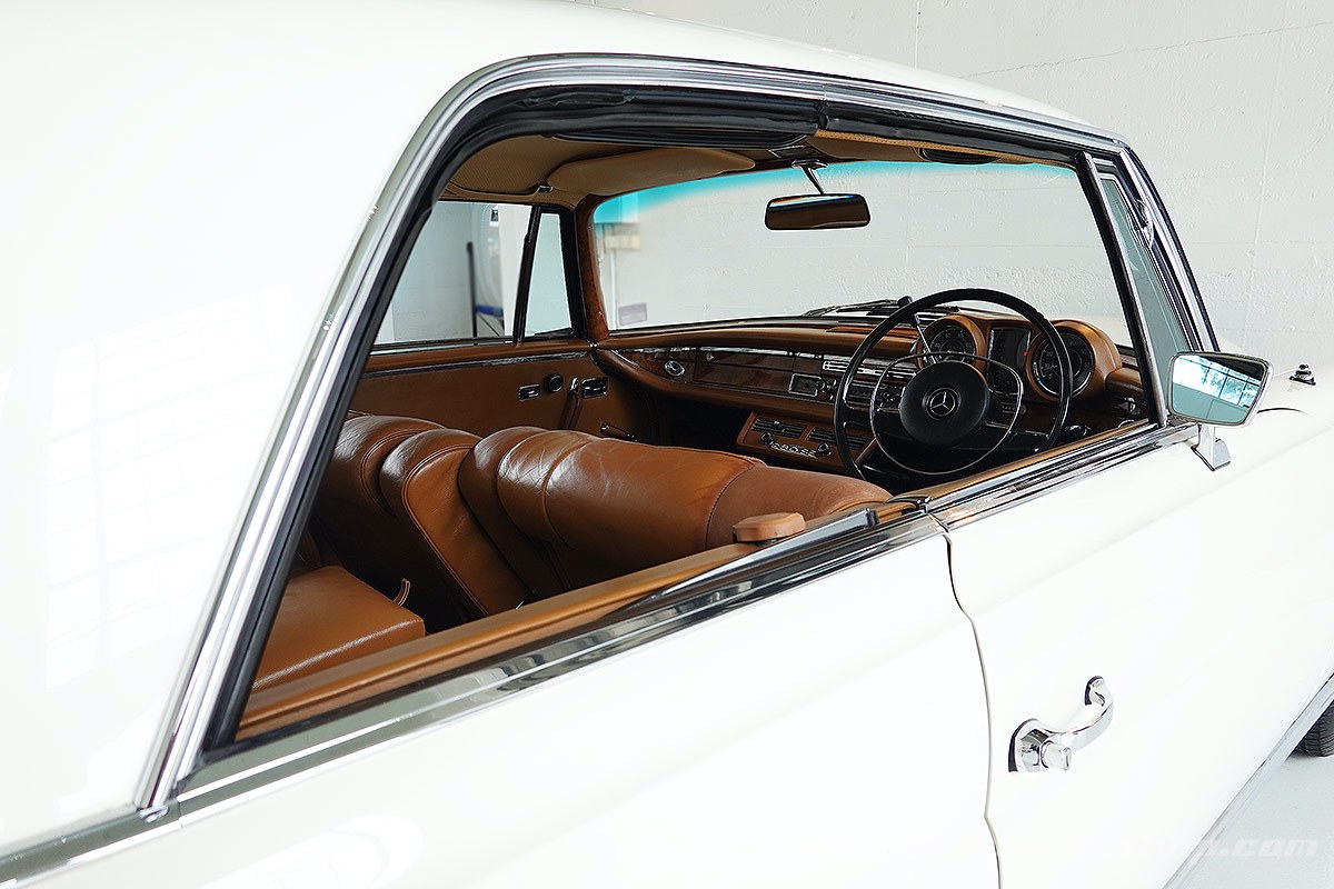 1969-Mercedes-Benz-280-SE-Mercedes-White-20