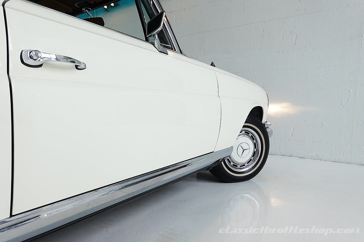 1969-Mercedes-Benz-280-SE-Mercedes-White-21