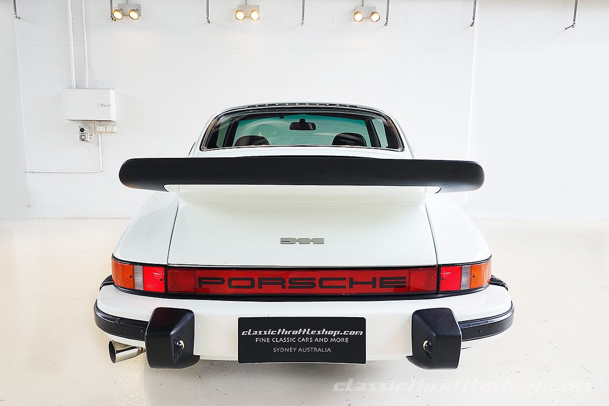 1976-Porsche-911-Alpine-White-10