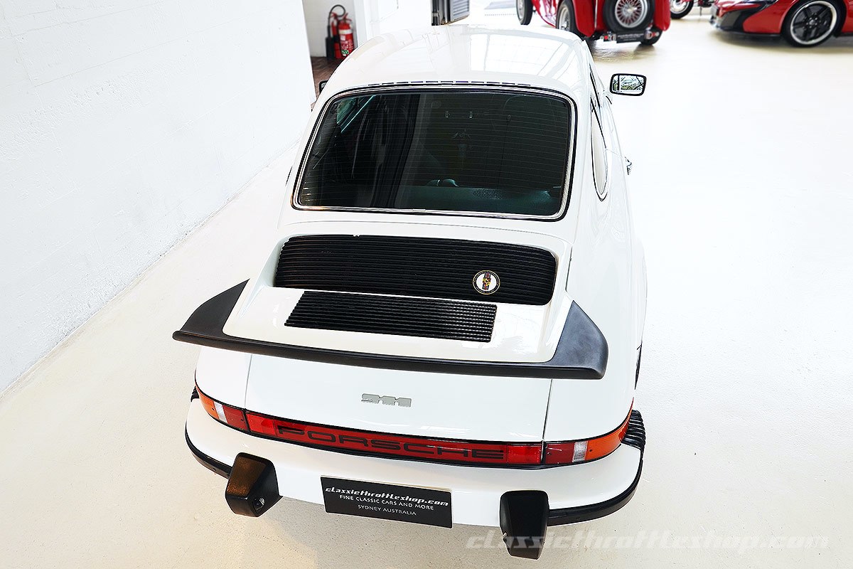 1976-Porsche-911-Alpine-White-13