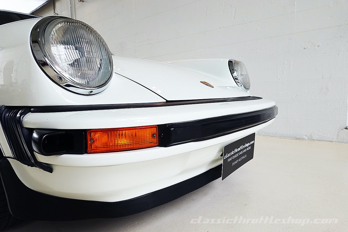 1976-Porsche-911-Alpine-White-16