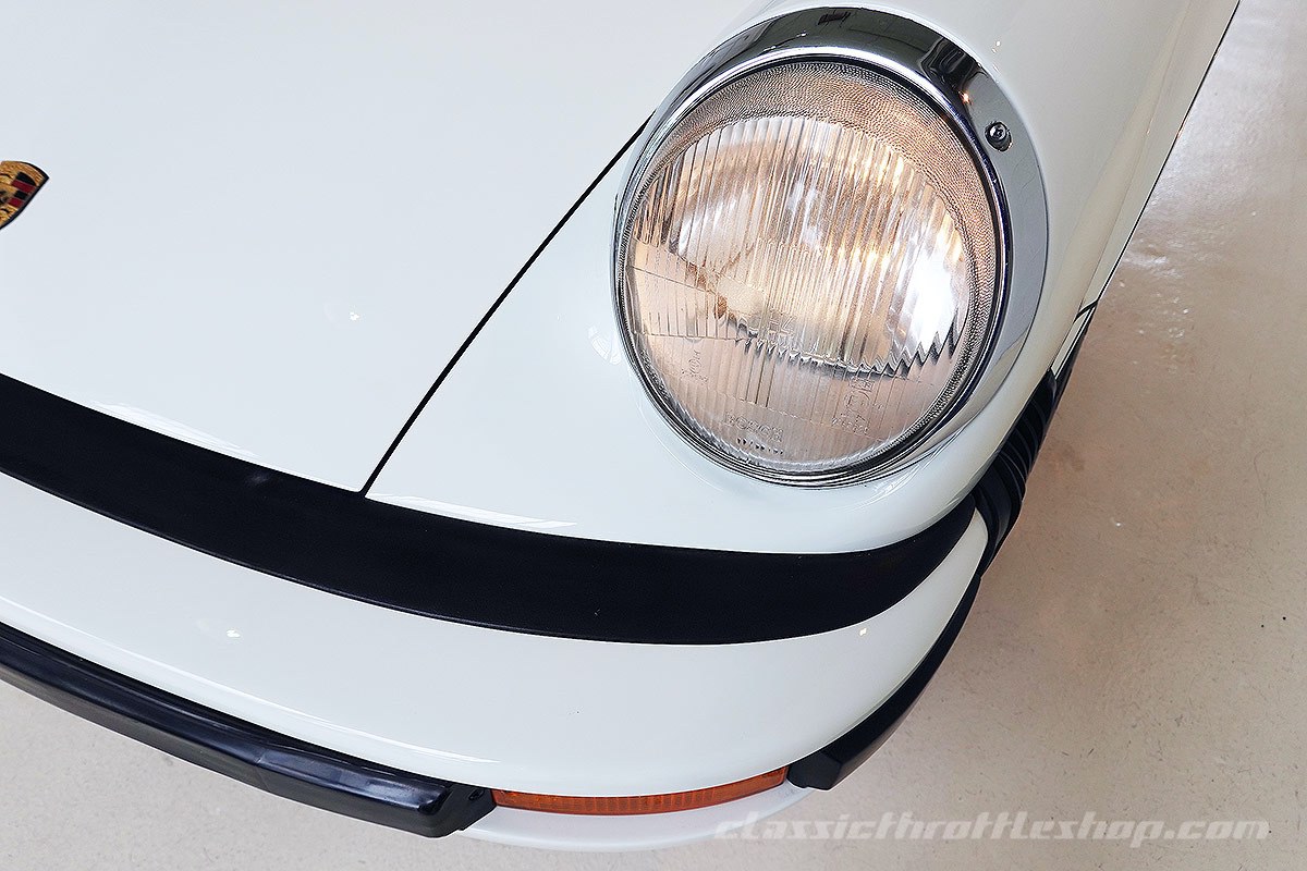 1976-Porsche-911-Alpine-White-18