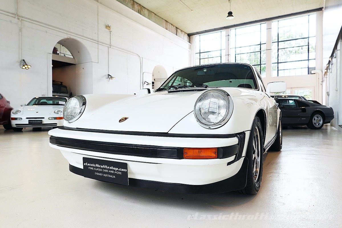 1976-Porsche-911-Alpine-White-3