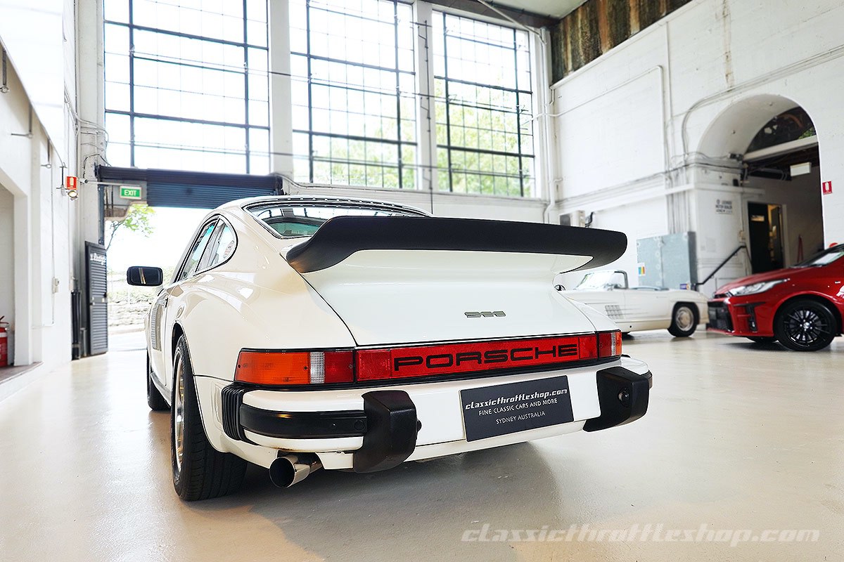 1976-Porsche-911-Alpine-White-4