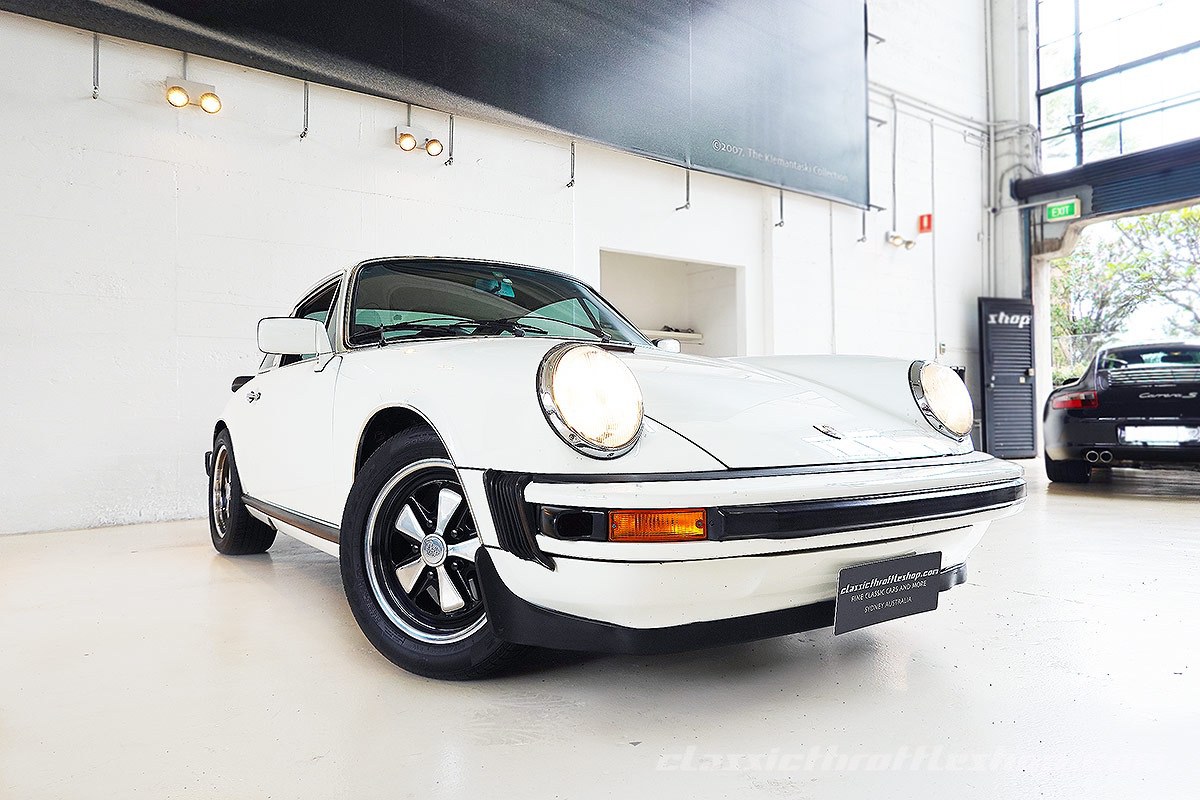 1976-Porsche-911-Alpine-White-8