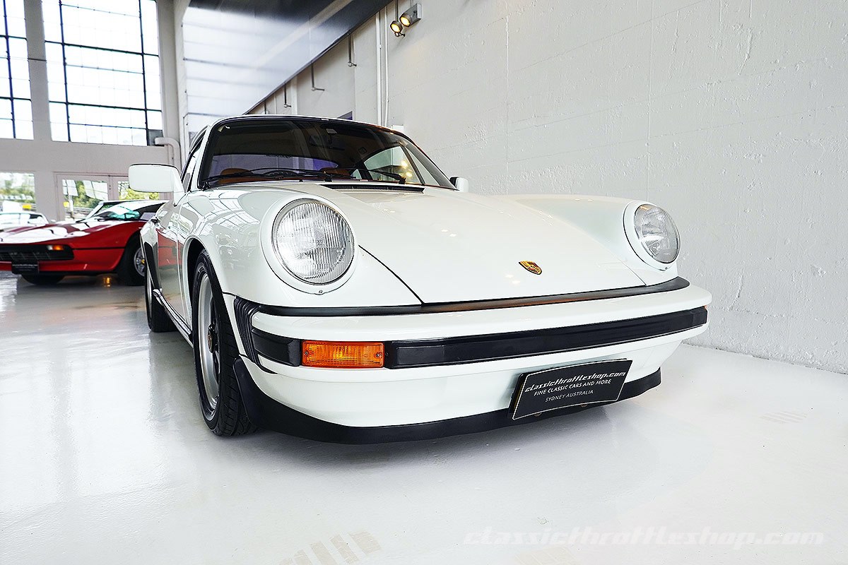 1977-Porsche-911-SC-White-1