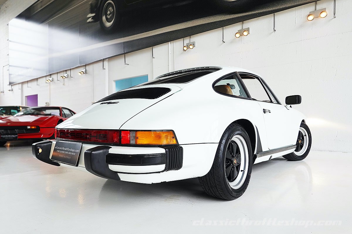 1977-Porsche-911-SC-White-11