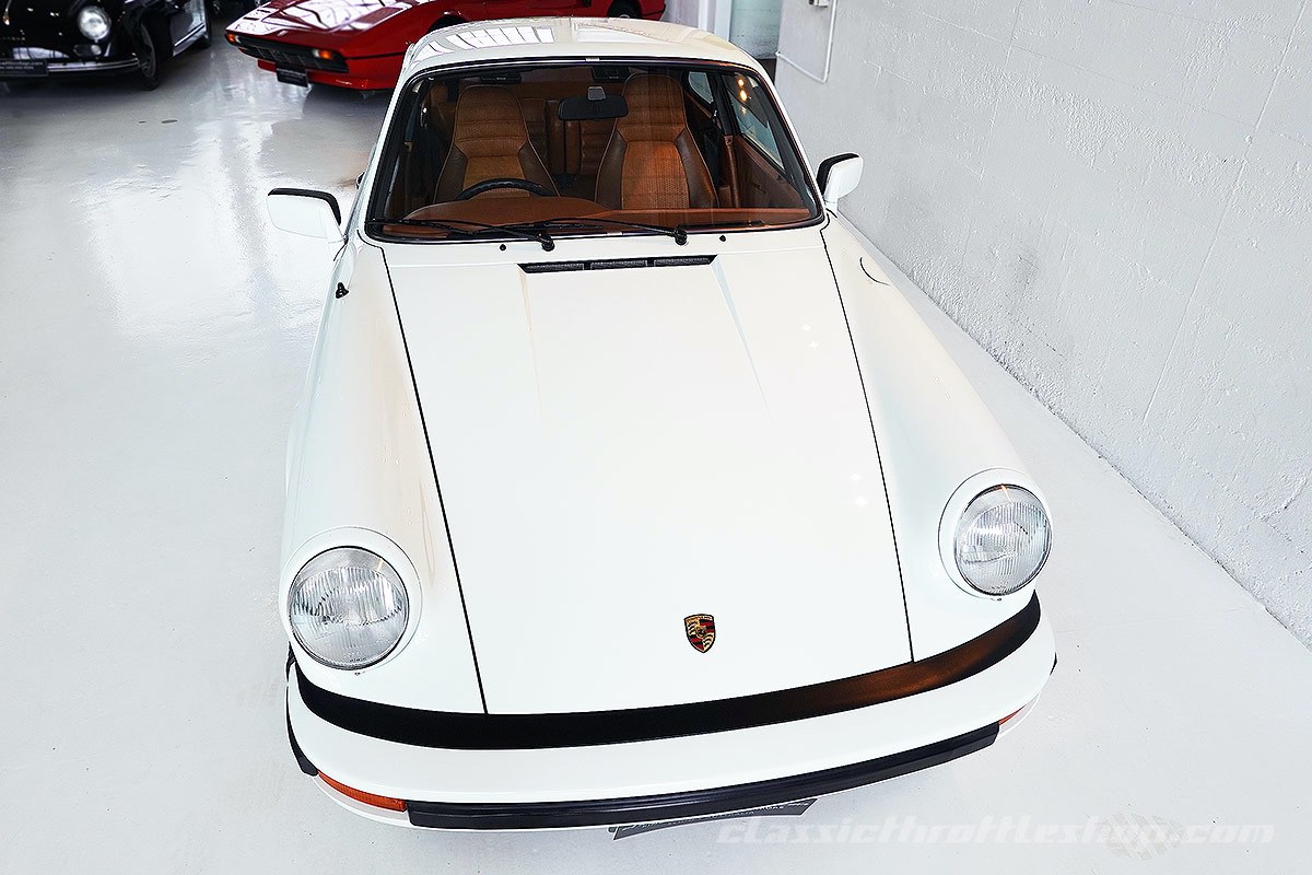 1977-Porsche-911-SC-White-12
