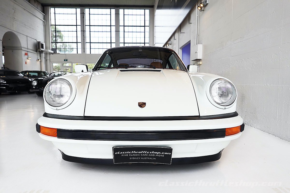 1977-Porsche-911-SC-White-2