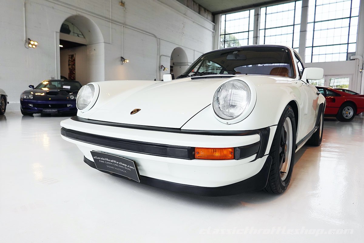 1977-Porsche-911-SC-White-3