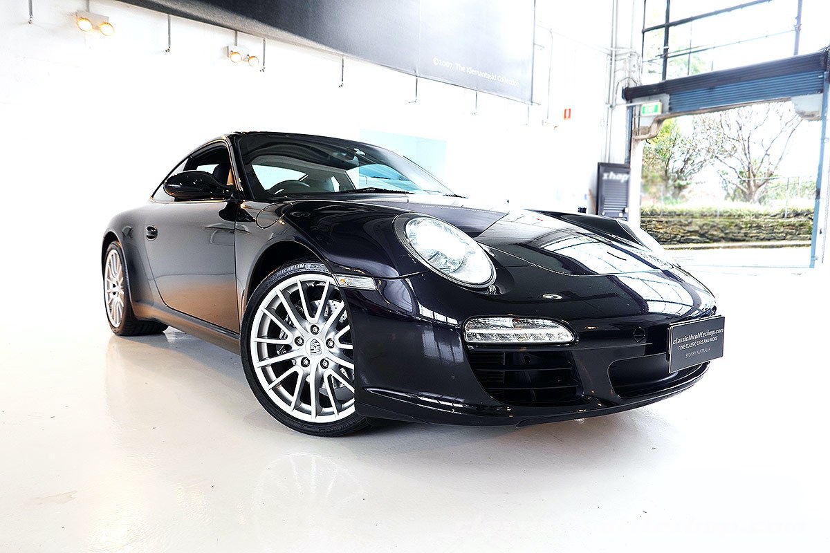2008-Porsche-997-Carrera-Basalt-Black-8