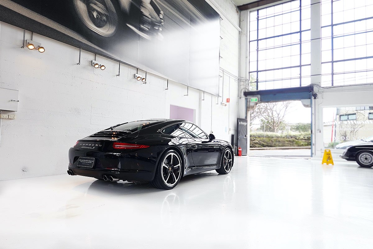 2014-Porsche-991-Carrera-S-Black-15