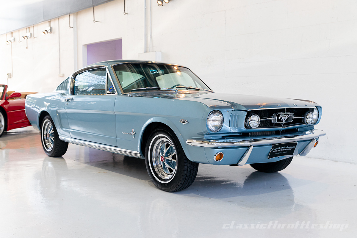 ford_mustang_2+2_fastback_blue_1