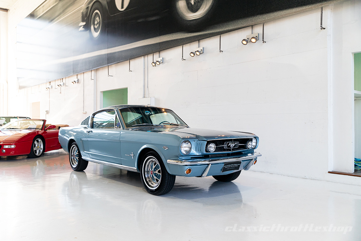 ford_mustang_2+2_fastback_blue_15