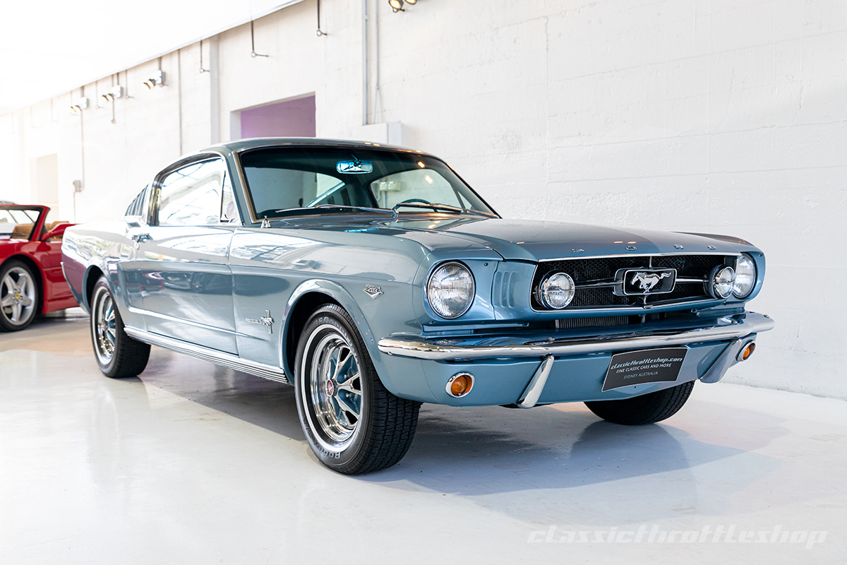 ford_mustang_2+2_fastback_blue_2