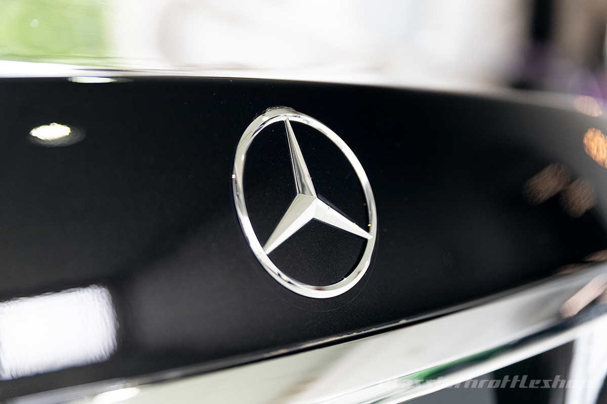 2015-Mercedes-Benz-Maybach-S600-Black-wm-24