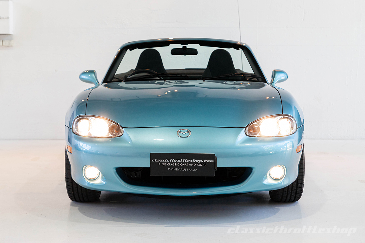 2000-Mazda-MX-5-Crystal-Blue-11