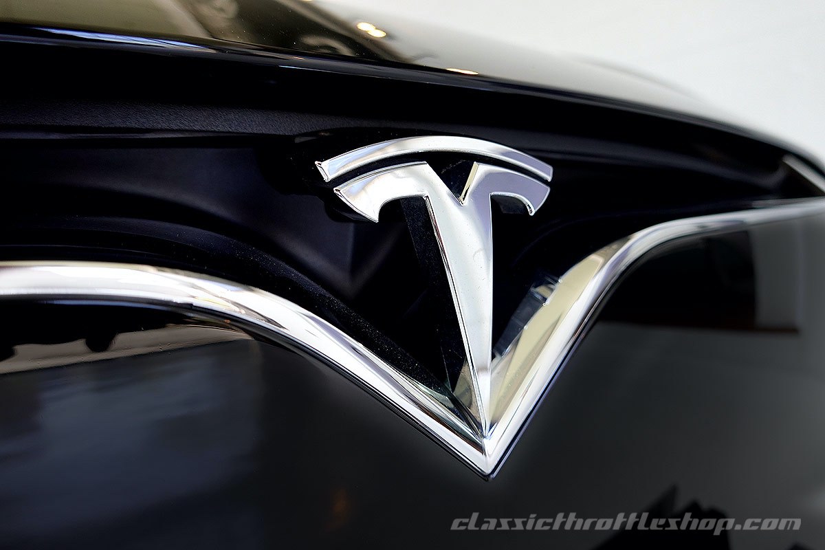 2020-Tesla-Model-S-Performance-Solid-Black-23