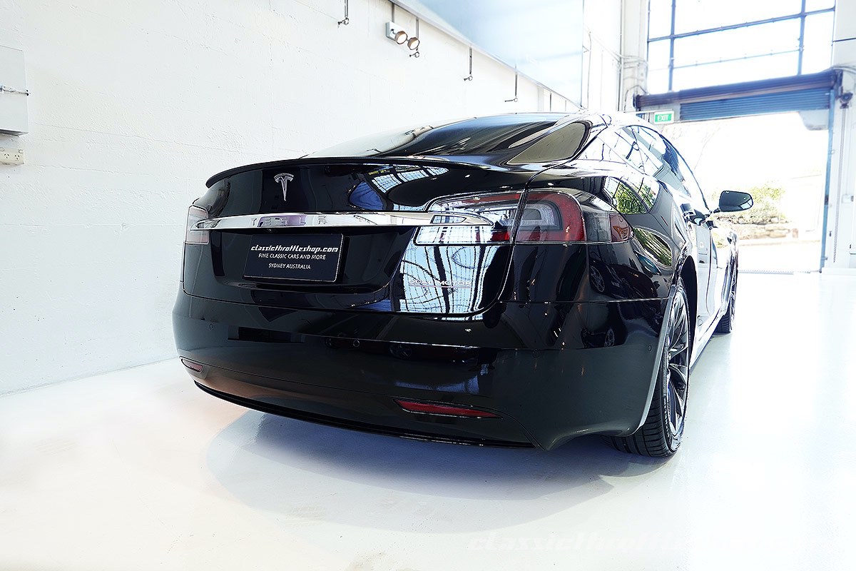 2020-Tesla-Model-S-Performance-Solid-Black-6