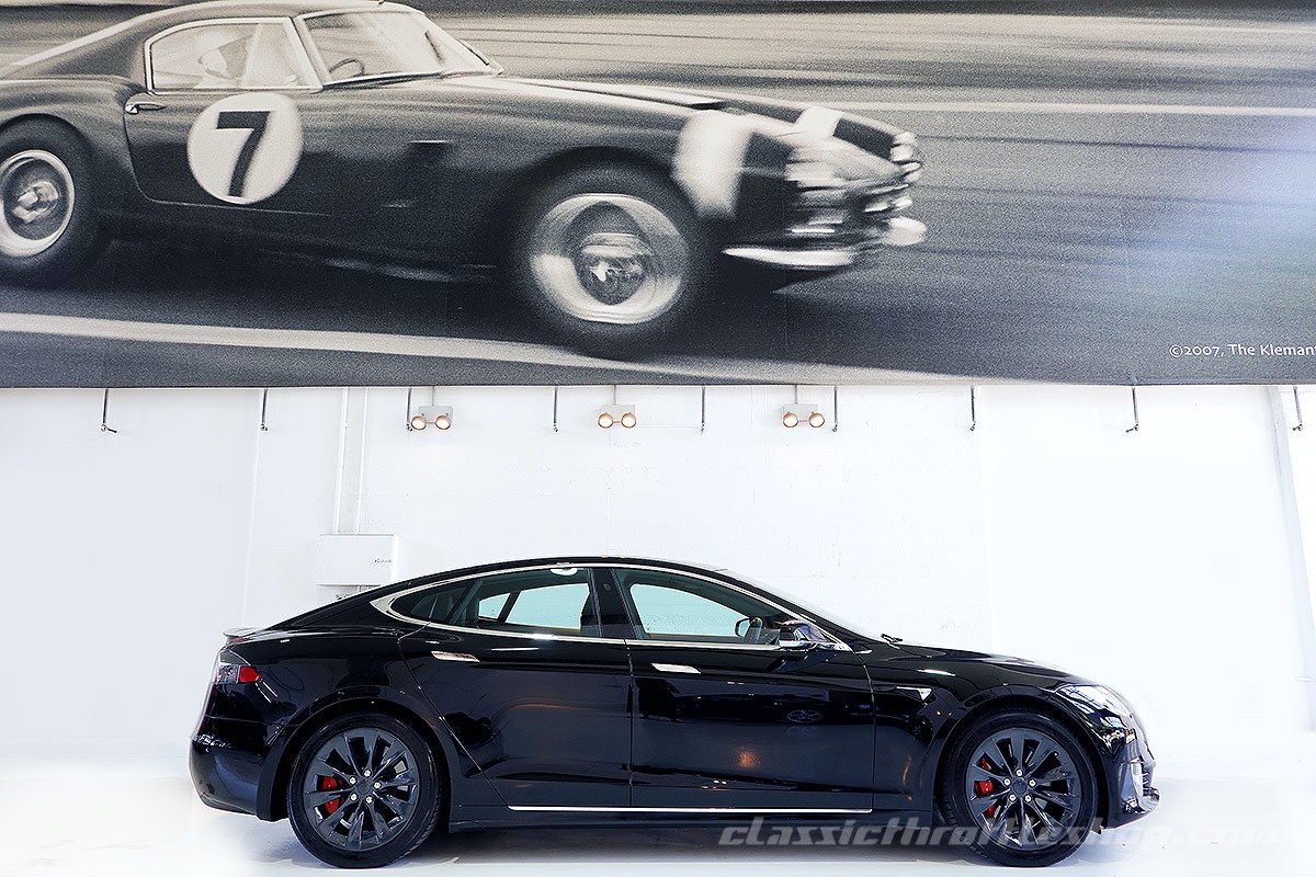 2020-Tesla-Model-S-Performance-Solid-Black-7