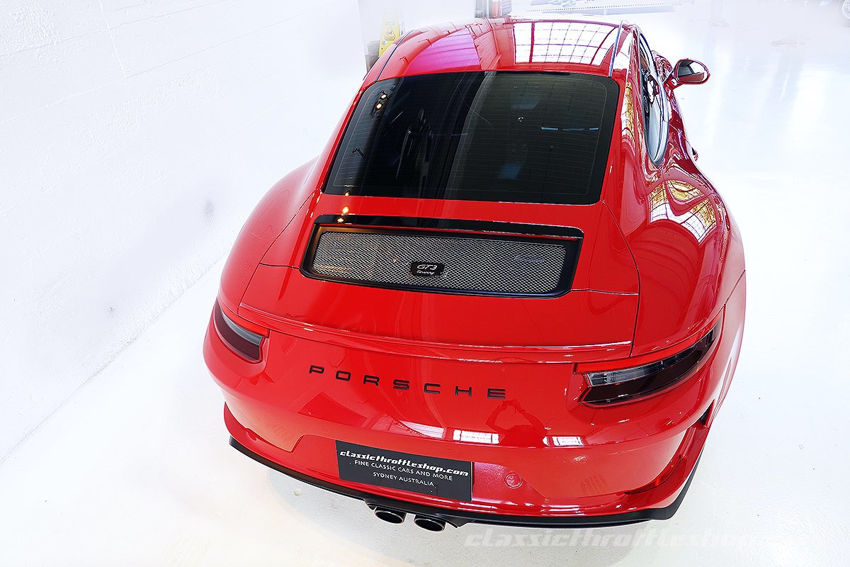 2019-Porsche-991.2-GT3-Touring-Carmine-Red-13