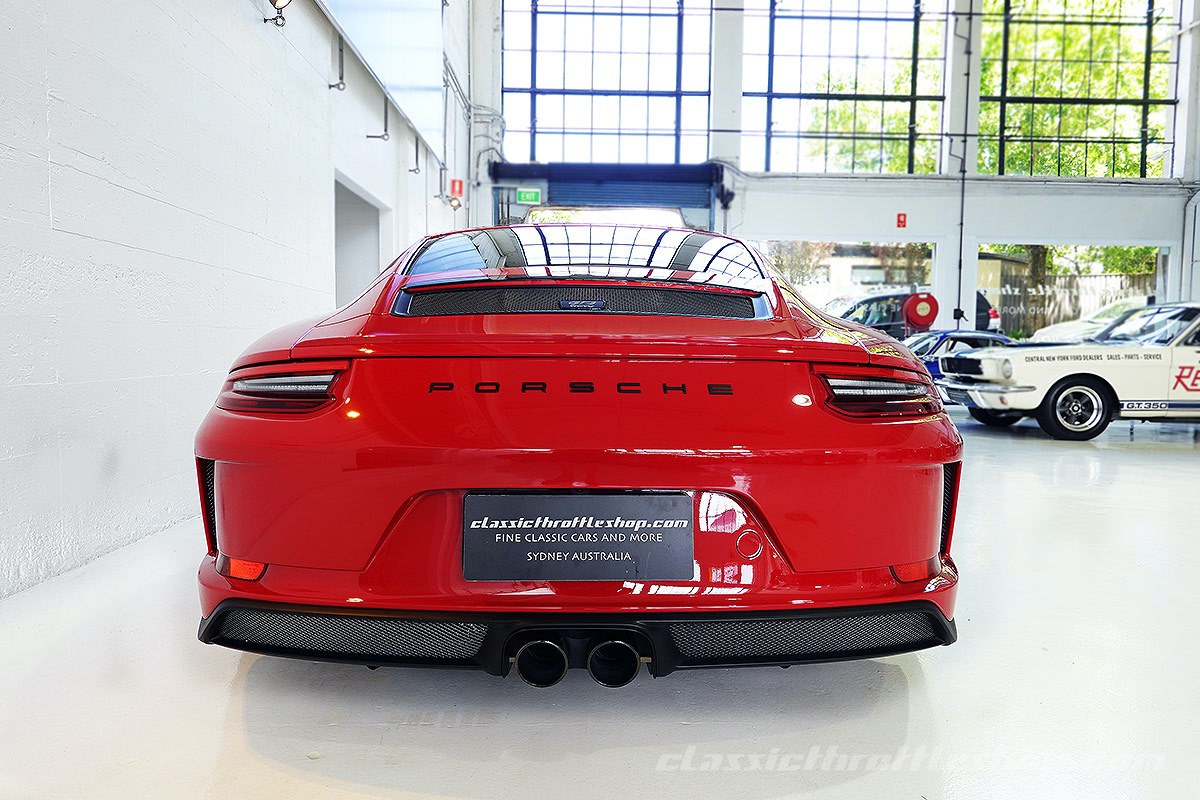 2019-Porsche-991.2-GT3-Touring-Carmine-Red-5