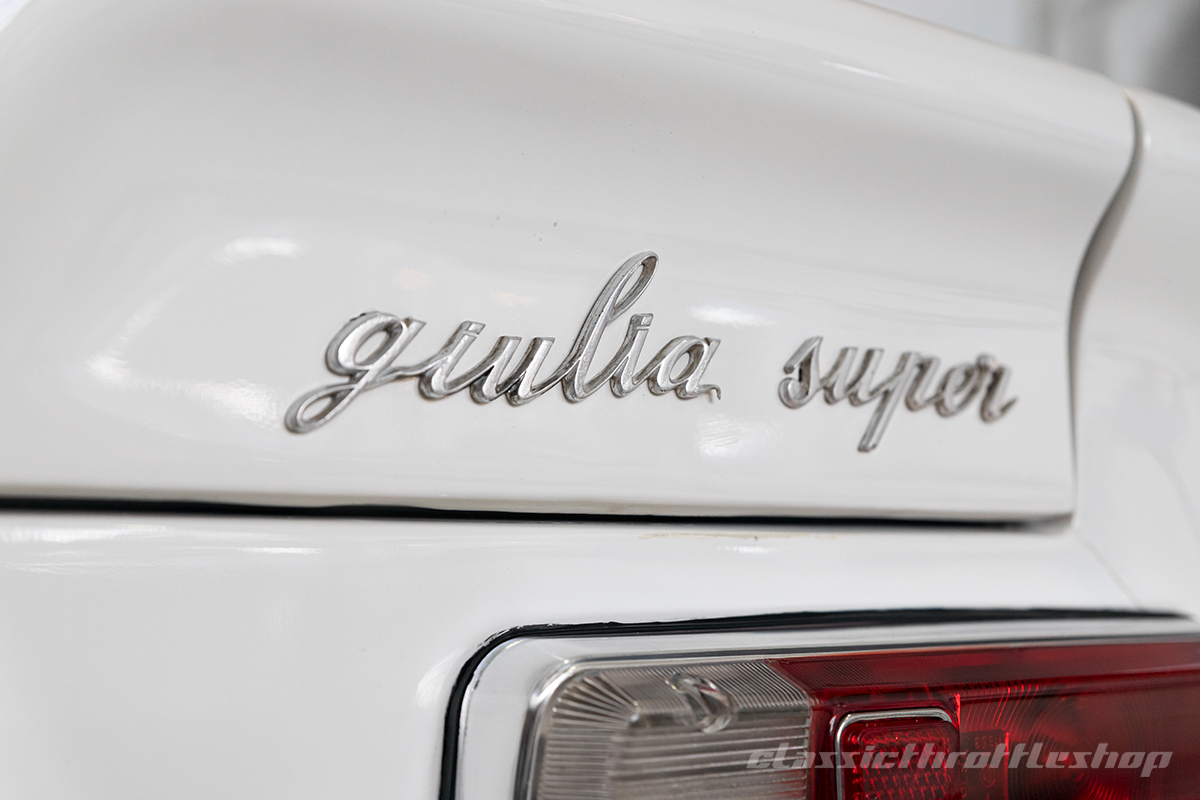 Alfa-Romeo-Giulia-Super-White-25