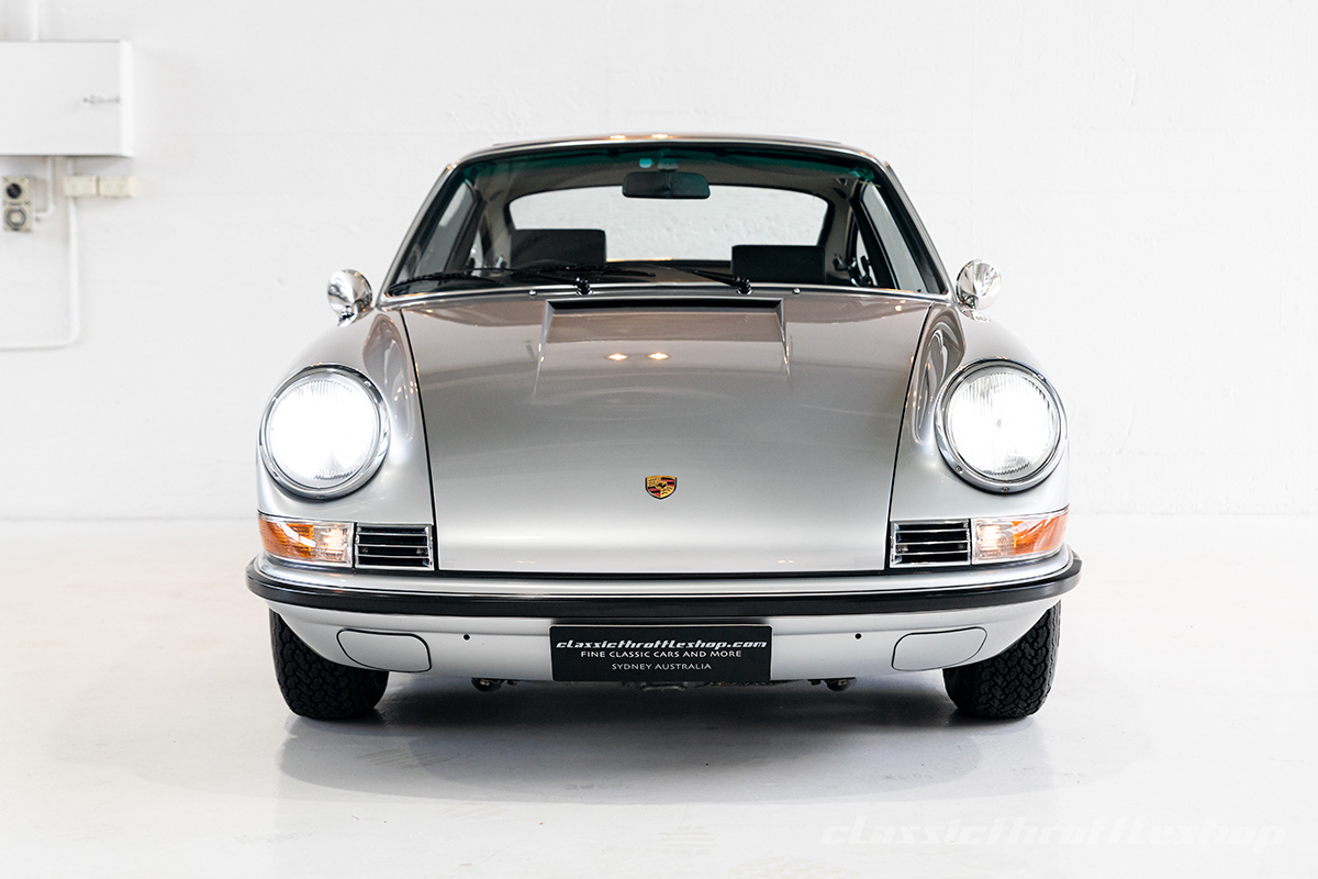 1972-Porsche-911-E-Silver-Metallic-9
