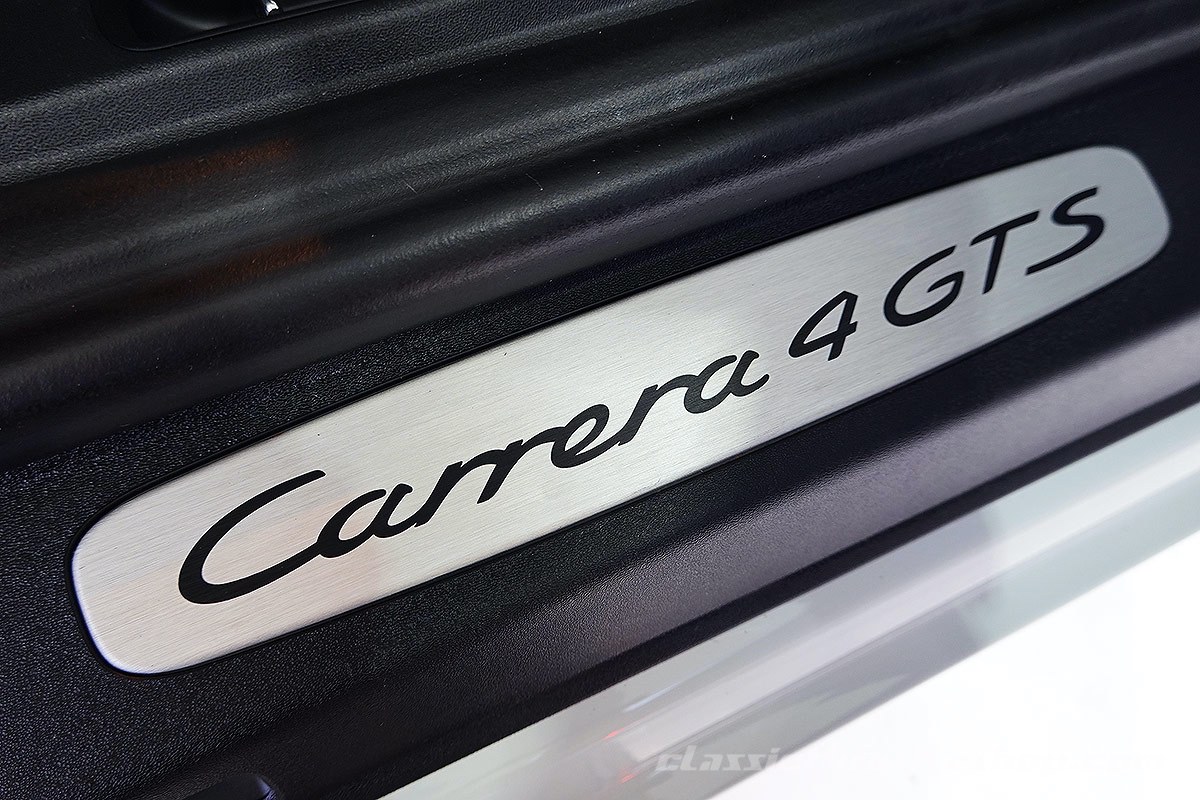 2017-Porsche-991.2-Carrera-4-GTS-Carrara-White-51
