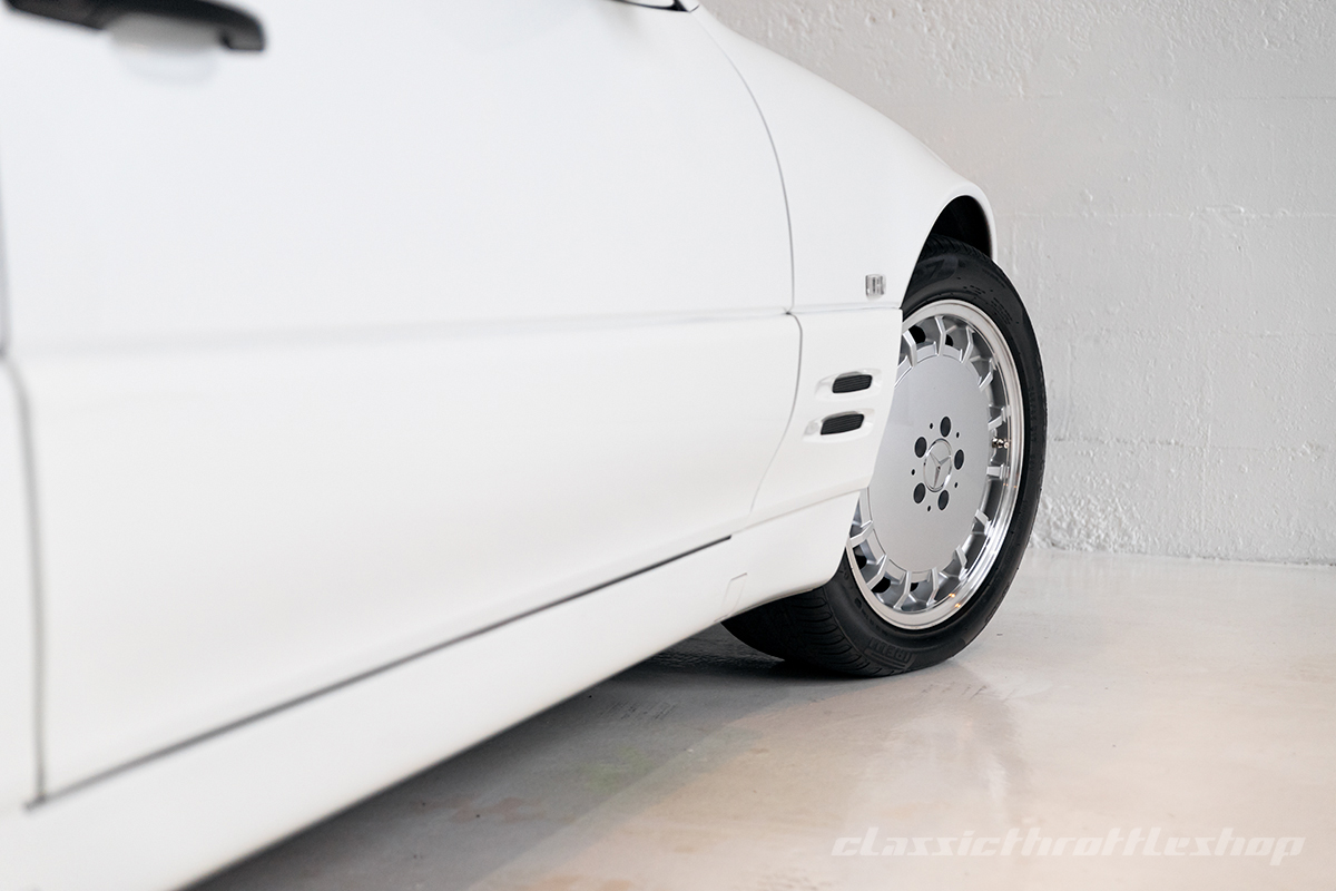 1996-Mercedes-Benz-sl500-white-31