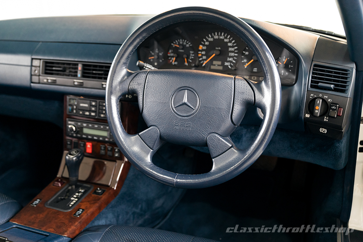 1996-Mercedes-Benz-sl500-white-43