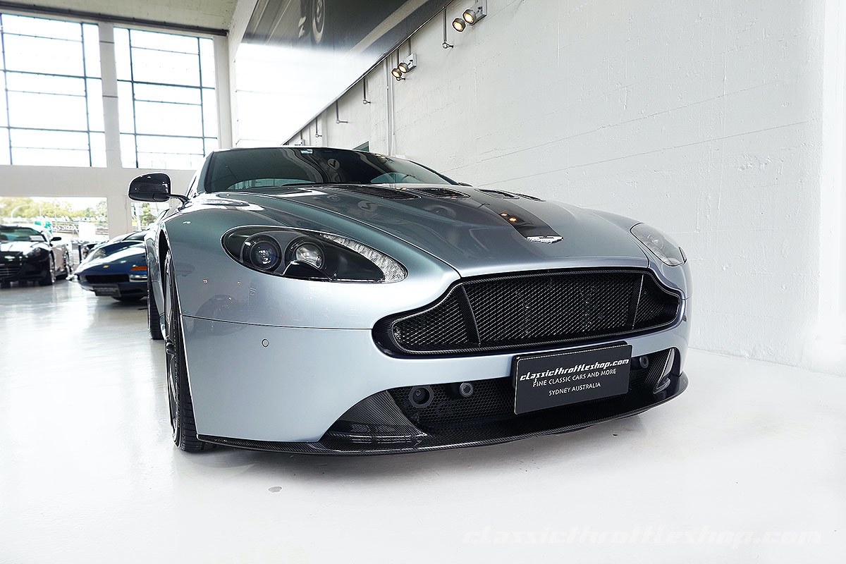 2016-Aston-Martin-Vantage-GT-Carbon-Skyfall-Silver-1