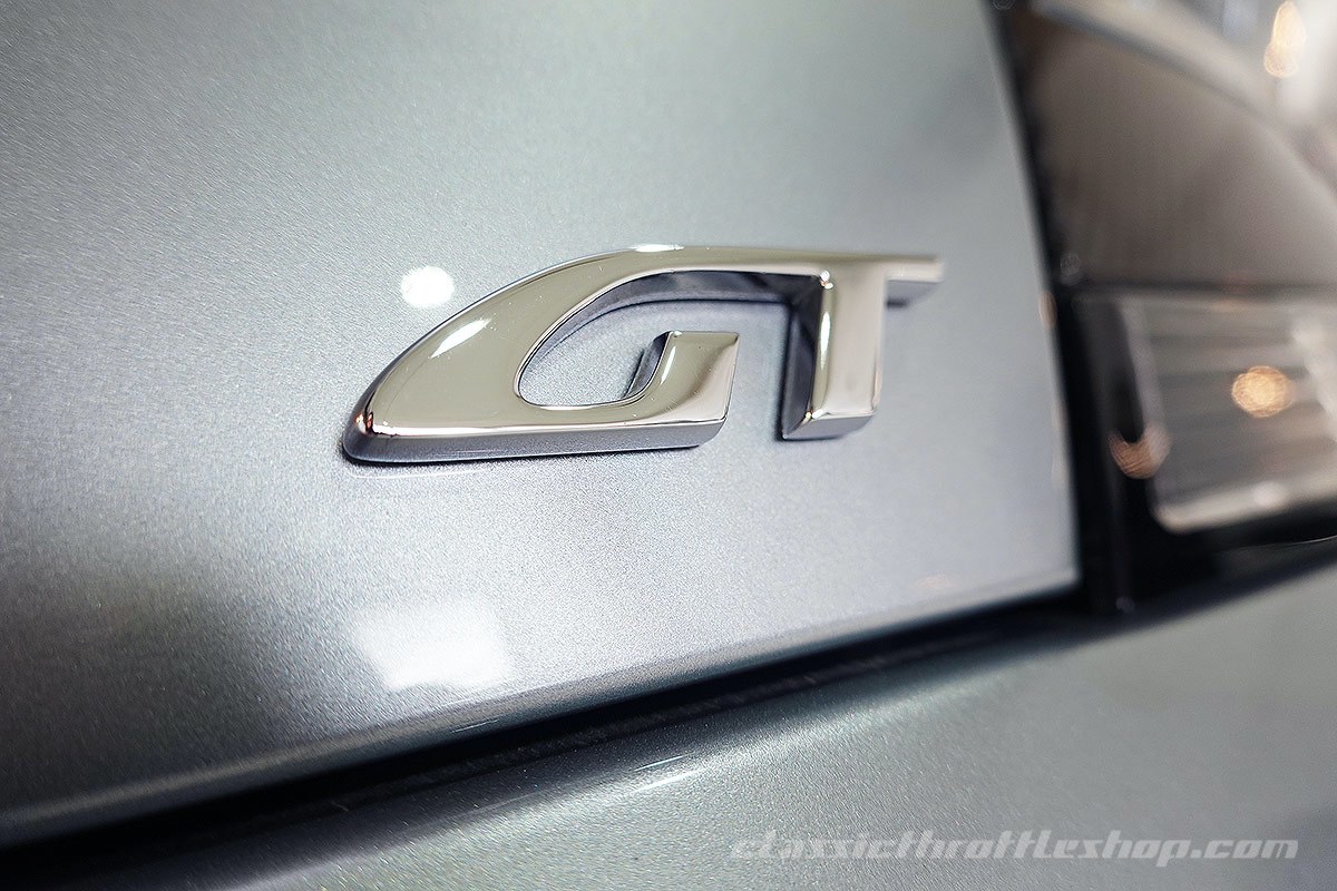 2016-Aston-Martin-Vantage-GT-Carbon-Skyfall-Silver-26