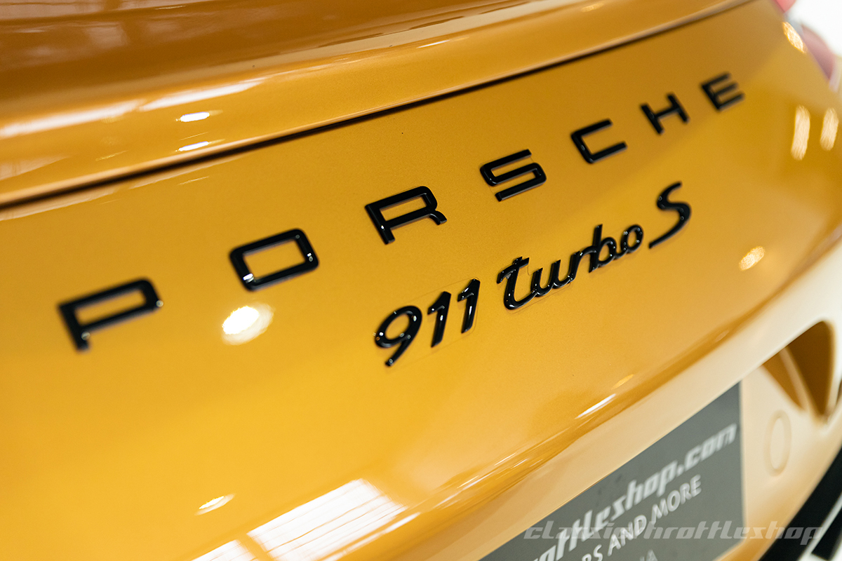 2017-Porsche-911-TurboS-Exclusive-Series-gold-23