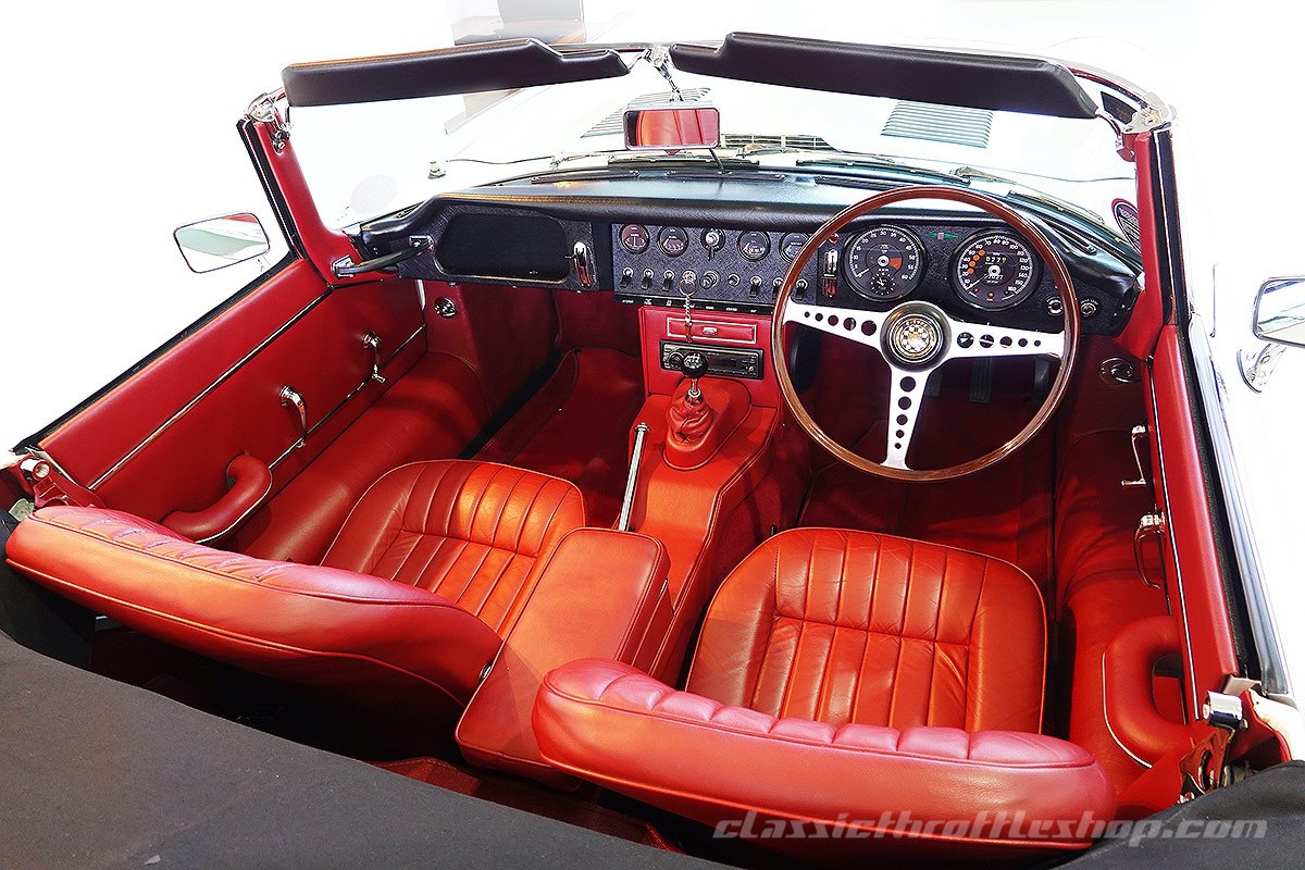 1966-Jaguar-E-Type-Series-1-Old-English-White-35