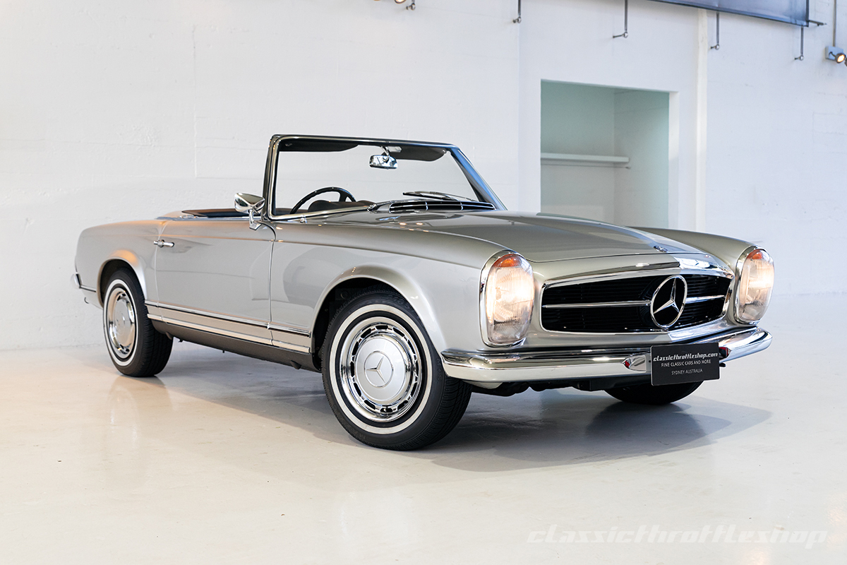 1966-Mercedes-Benz-230SL-silver-10