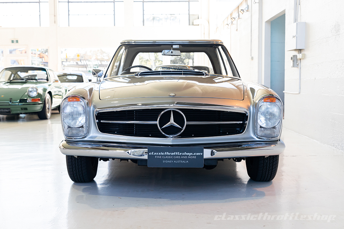 1966-Mercedes-Benz-230SL-silver-2