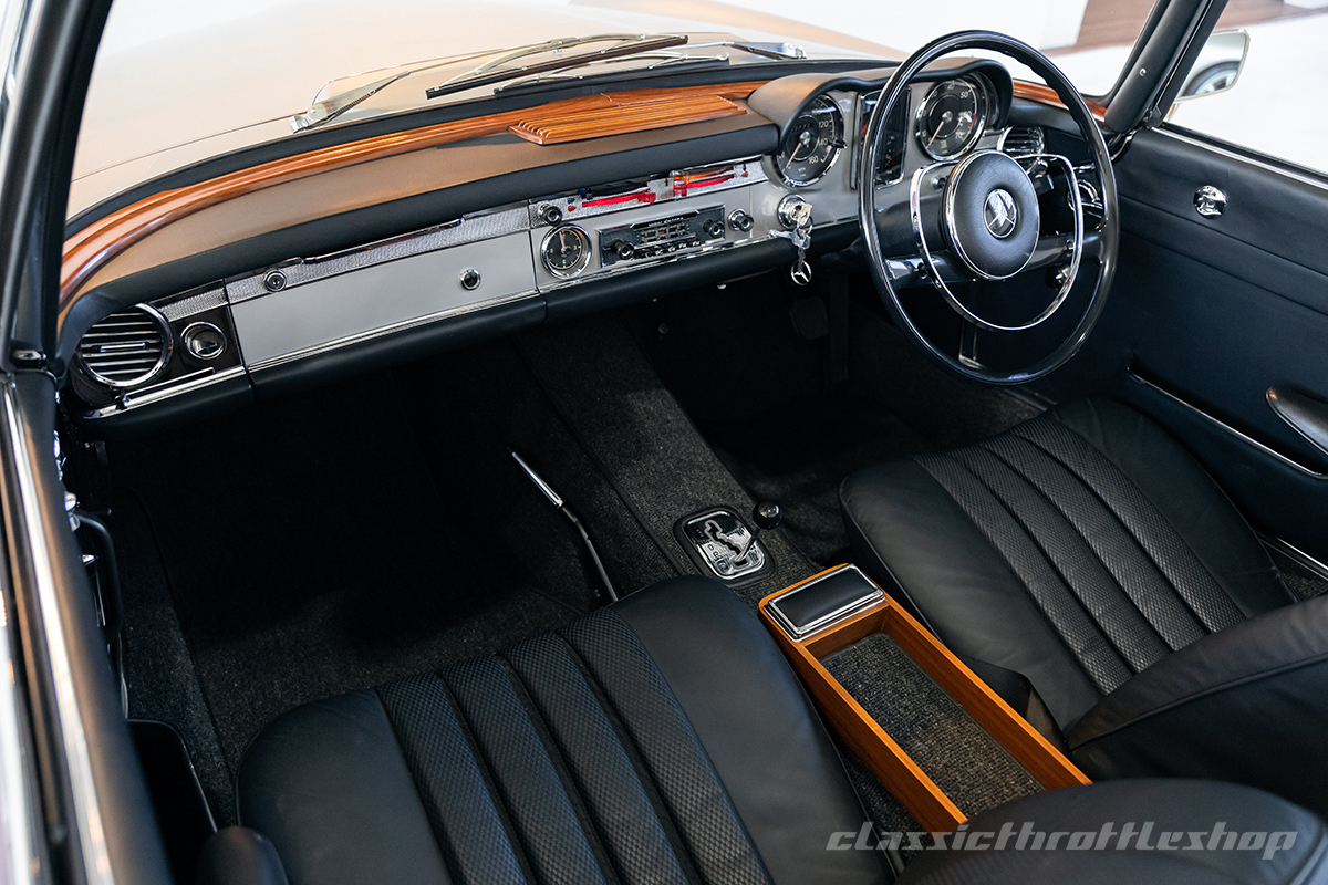 1966-Mercedes-Benz-230SL-silver-45