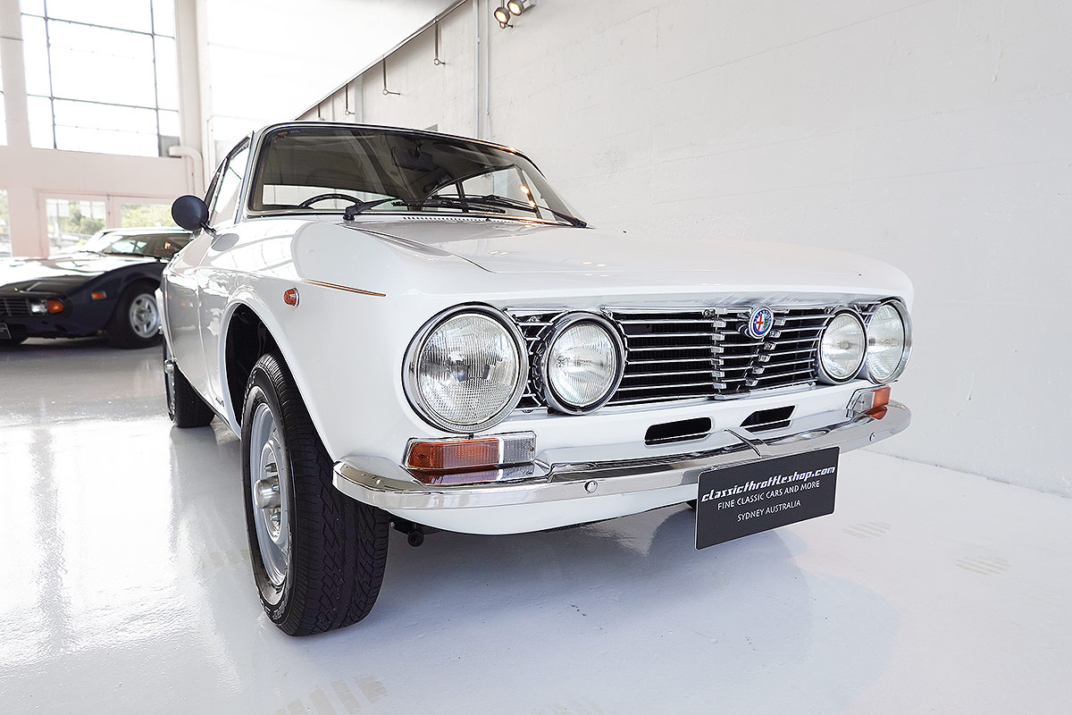 1975-Alfa-Romeo-GT-1600-Junior-Bianco-1