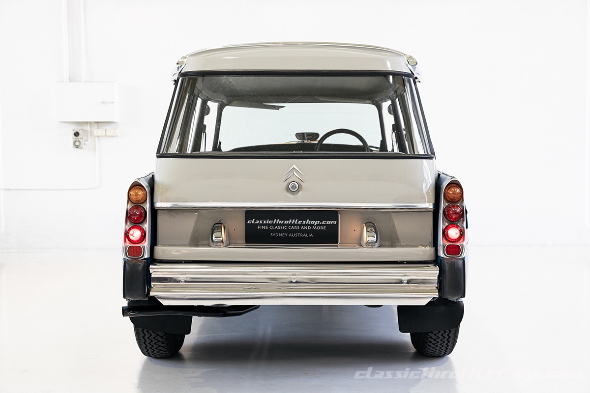 1968-Citroën-DS-Safari-Bleu-10