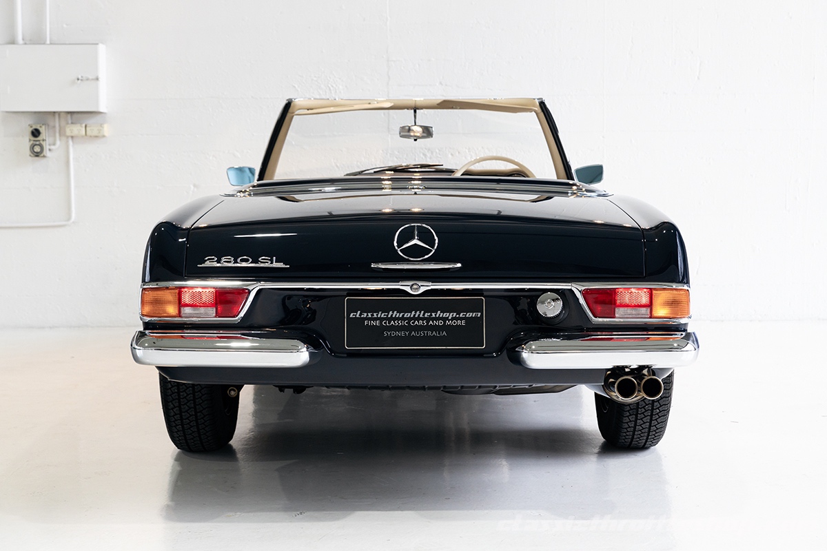 1970-Mercedes-Benz-280-SL-Midnight-Blue-12