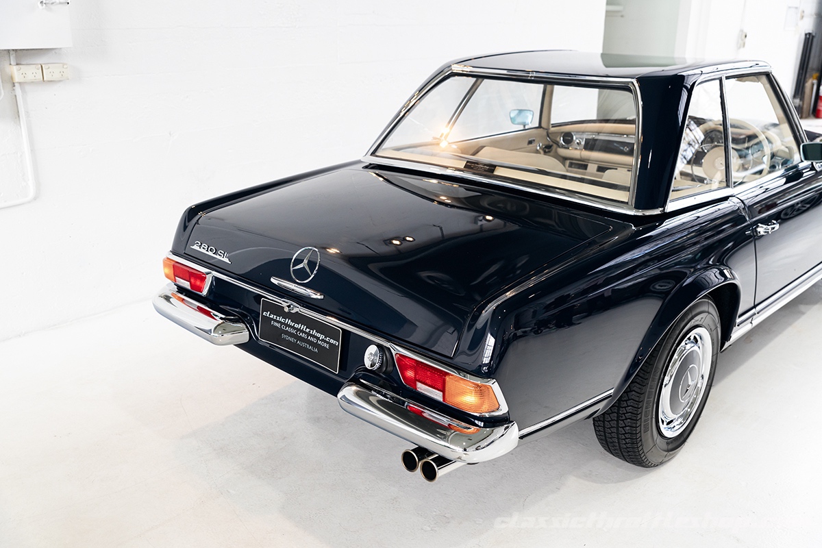 1970-Mercedes-Benz-280-SL-Midnight-Blue-15