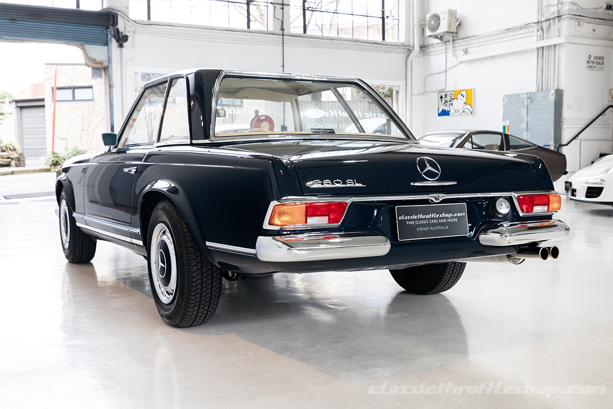 1970-Mercedes-Benz-280-SL-Midnight-Blue-4