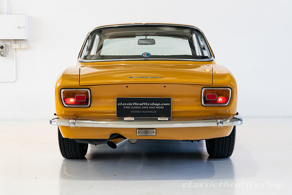 1973-Alfa-Romeo-1600-GT-Junior-Manual-Yellow-10