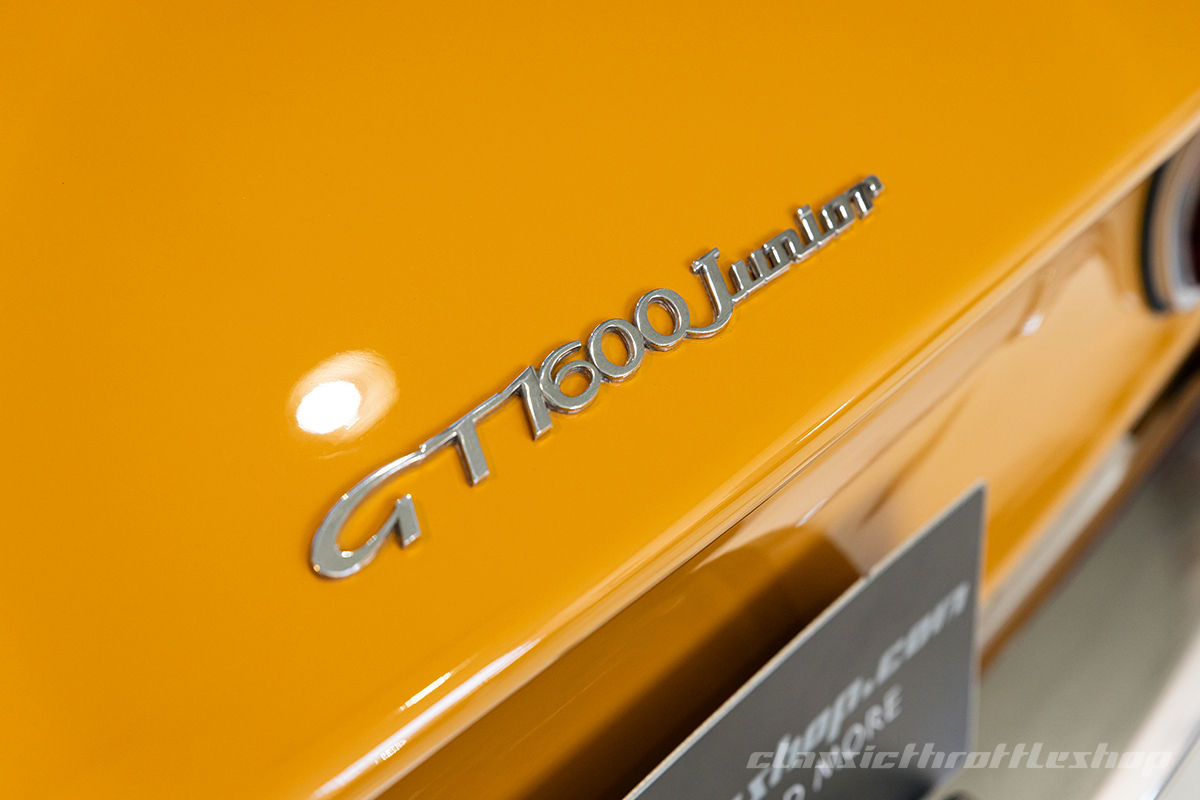 1973-Alfa-Romeo-1600-GT-Junior-Manual-Yellow-23