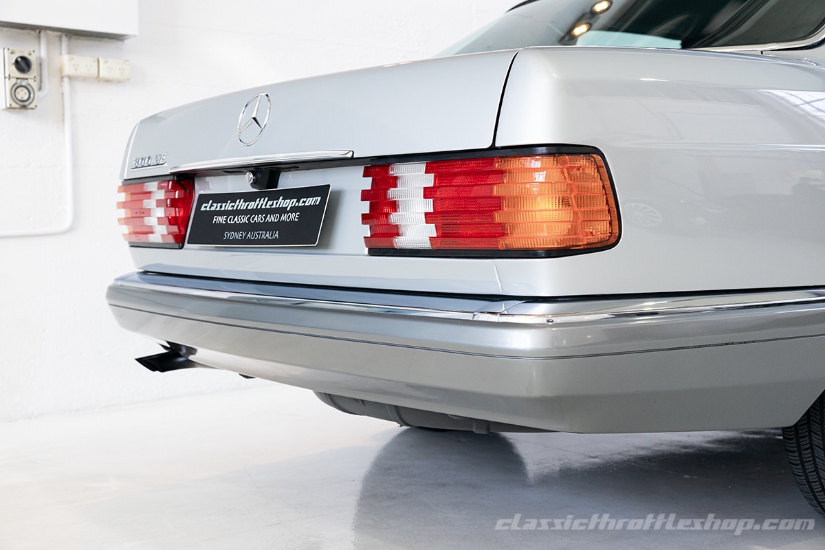 1986-Mercedes-Benz-300-SE-Astral-Silver-17