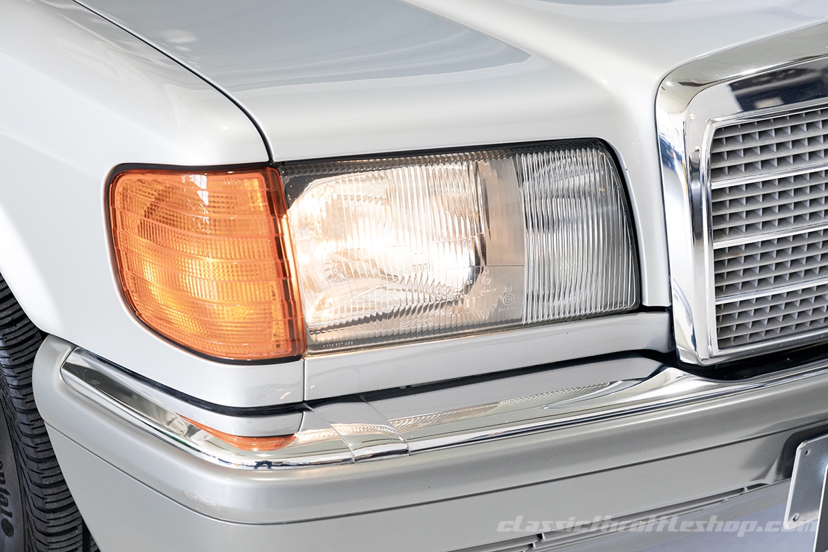1986-Mercedes-Benz-300-SE-Astral-Silver-18